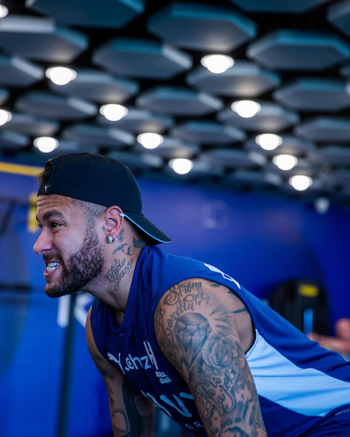 中超比赛亮点：上海海港绝杀山东泰山,