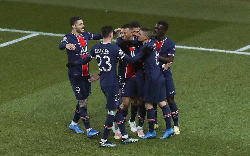 广东男篮在CBA俱乐部杯中以56-30大胜合肥狂风，发挥出色，攻防效率高，取得八强资格。