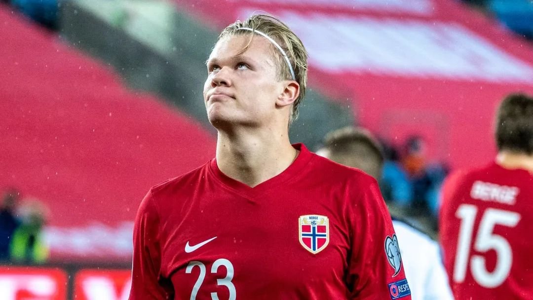 记者：李国旭参加国足主帅选聘不是秘密，一个多月前就在准备