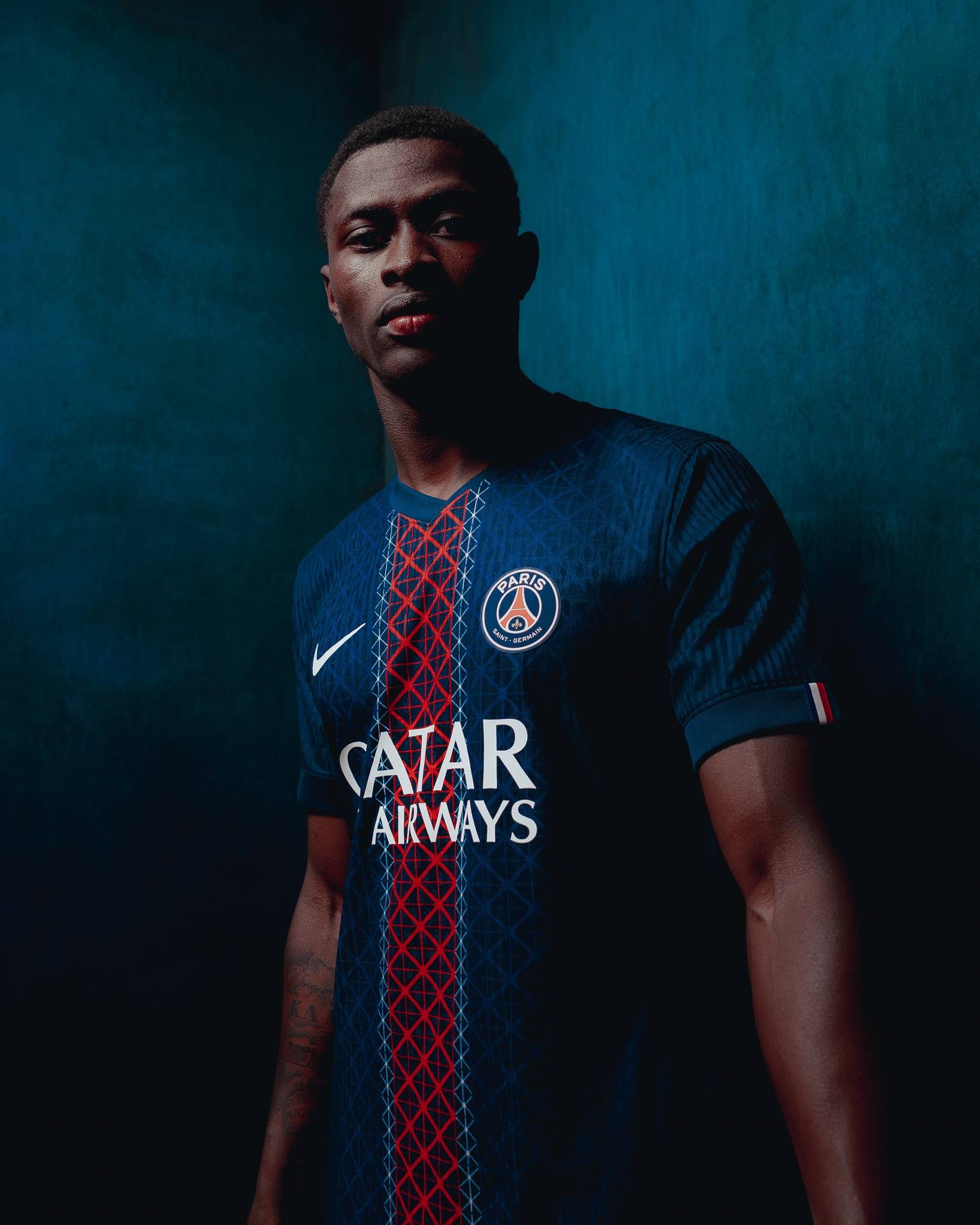 NBA：雄鹿客场大胜76人 字母哥30+12+10