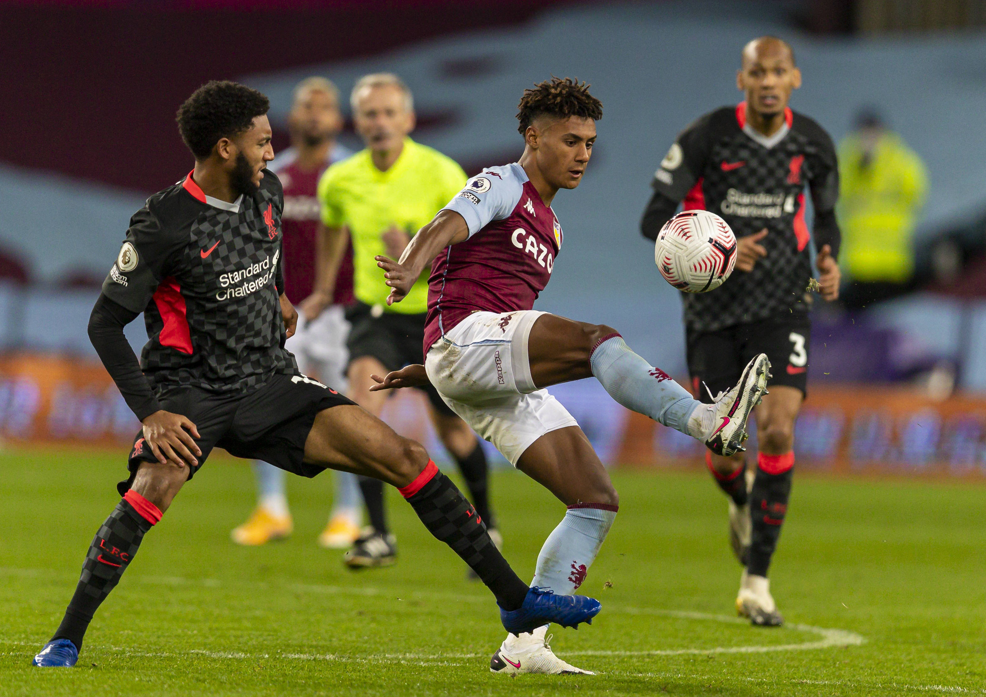 攻防一体！切特半场三分3中3轰13分5板3盖帽