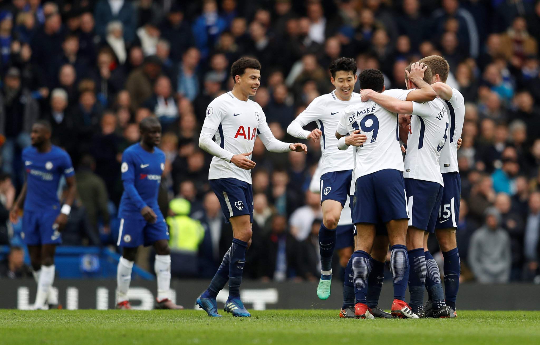 意大利上一场参加世界杯的首发11人：6人已退役，2人无球队