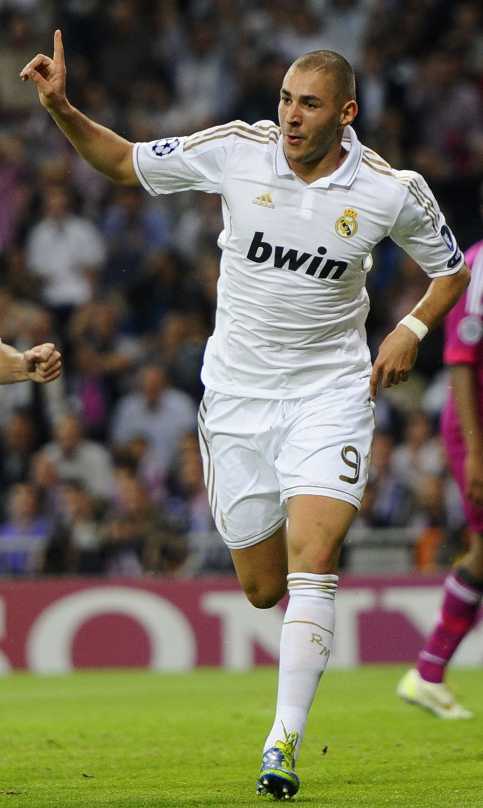 首开记录，埃斯特旺当选与塞内加尔一役巴西队内最佳球员