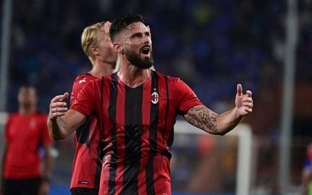 每体：部分法兰克福球迷在诺坎普闹事，向巴萨球迷投掷照明弹