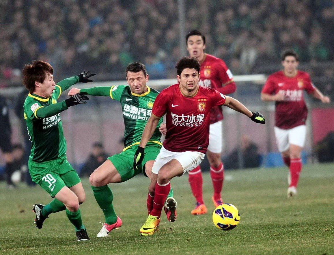 皇马维尼修斯关键进球助球队取胜